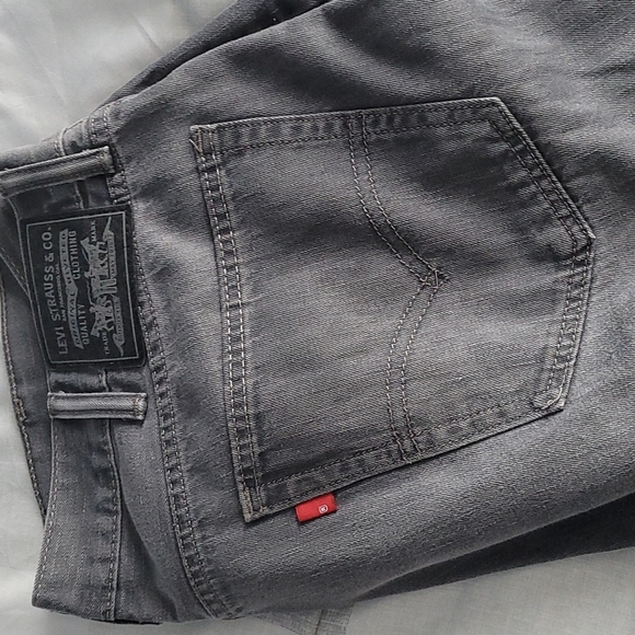 Levi's Straight 36×30 - Picture 2 of 3